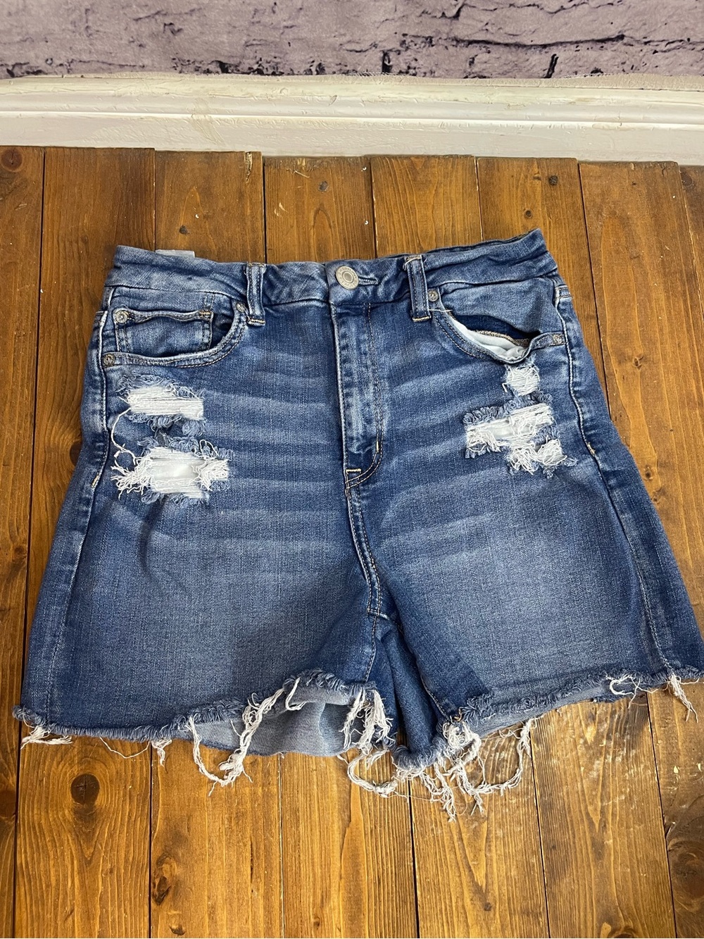 American Eagle Outfitters size 10 curvy high rise shortie distressed shorts